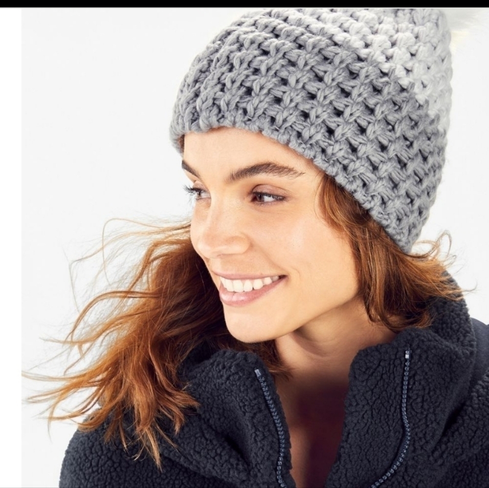 FABLETICS CHUNKY KNIT BEANIE WITH POM HAZE GREY & NWT CHUNKY HEADBAND WOMEN OS